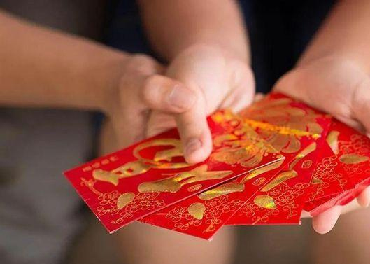 补登：眷注员工怙恃，，，，，为员工怙恃设置眷注金制度